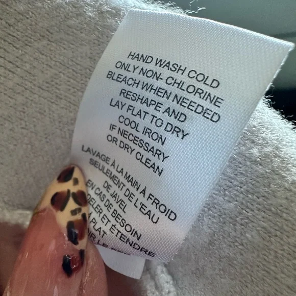 Truth by Republic Cardigan Size Medium - Picture 9 of 9